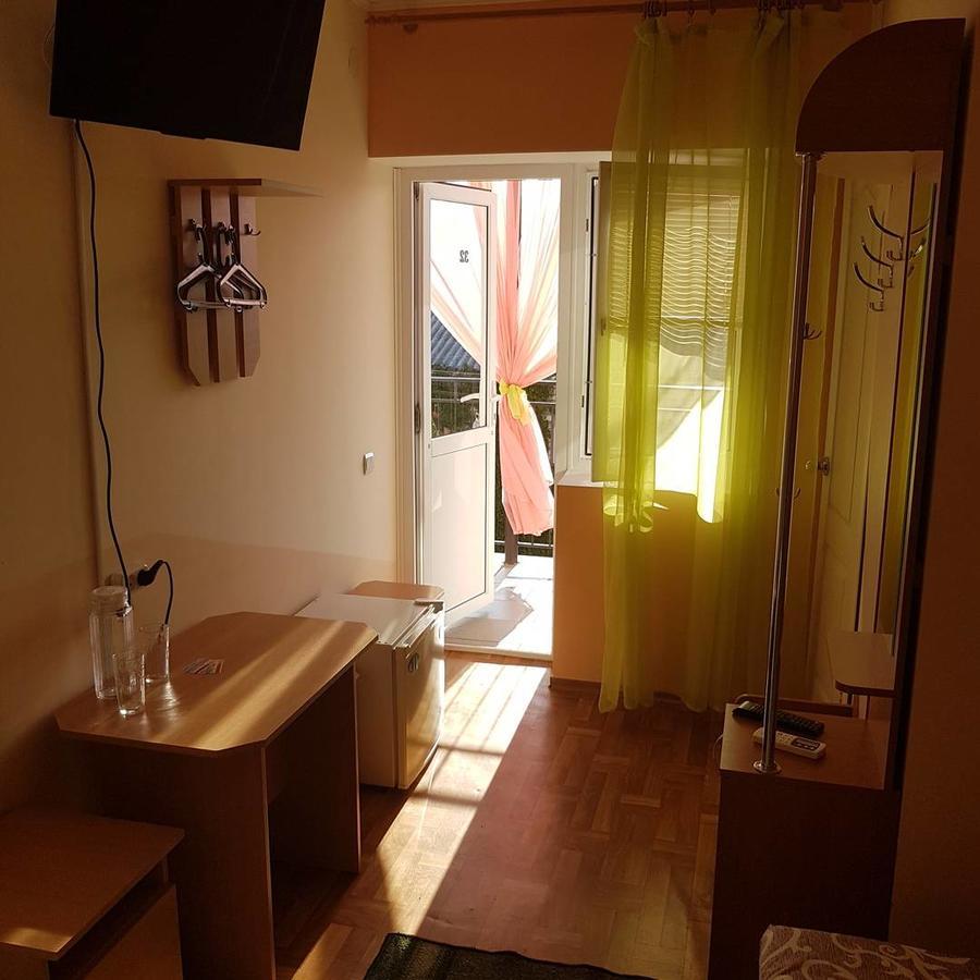 Hotel Flamingo Zaliznyy Port Ngoại thất bức ảnh