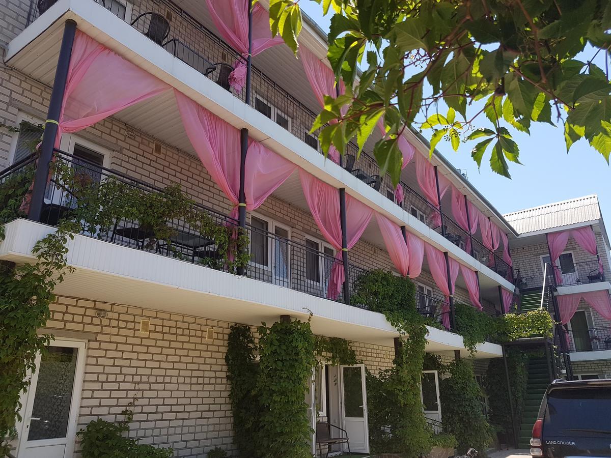 Hotel Flamingo Zaliznyy Port Ngoại thất bức ảnh